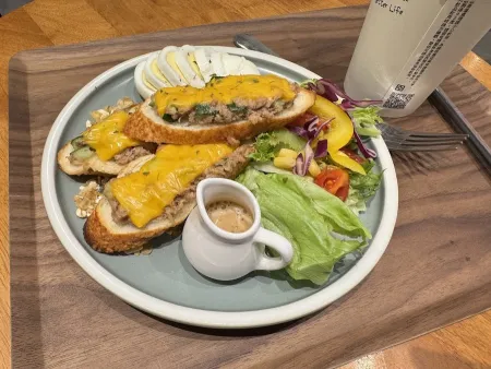 Peter Better Cafe