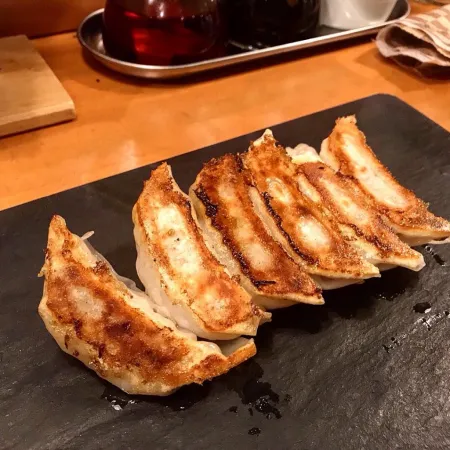 Champagne & Gyoza Bar STAND-CHAM-SHOKU