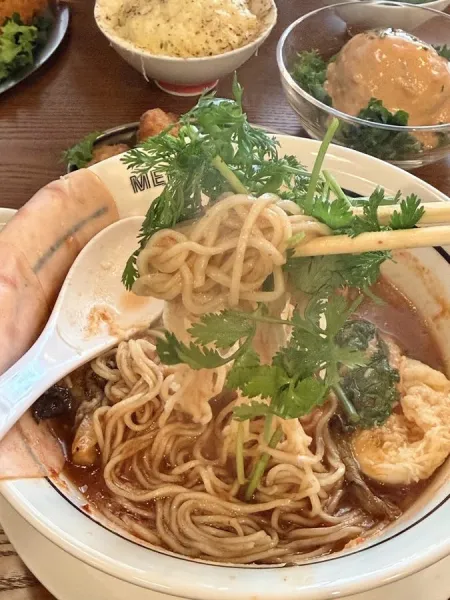 ✅ MoMo Handmade Noodles手作面
