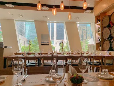 Wine Jumak Chacha Yeouido Station Branch