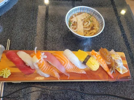 Kim Jae-un Sushi Love Isu Branch