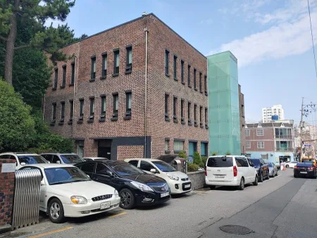 Busan Metropolitan City Yeonsan Library