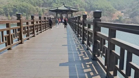 월영교