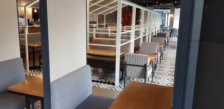Hollys Coffee Busan Kyungsung Univ. 2nd Branch