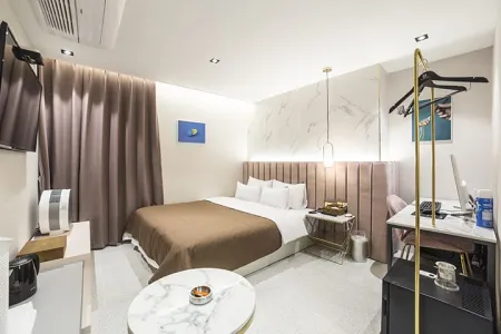 Den Basta Hotel BIFC