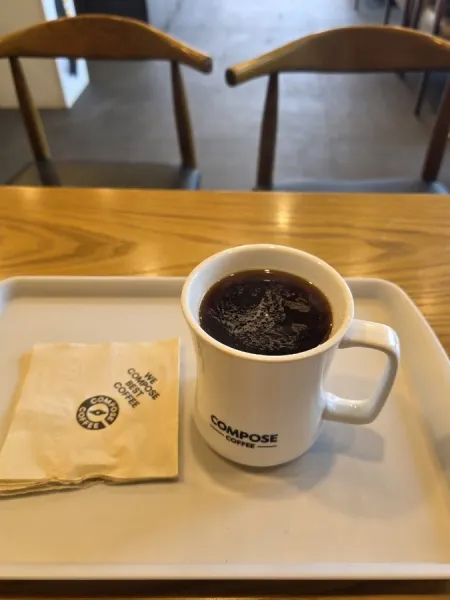 Compose Coffee Jeju Hamdeok Branch