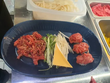 Yukhoe Bareun Salmon Ssangmun Branch
