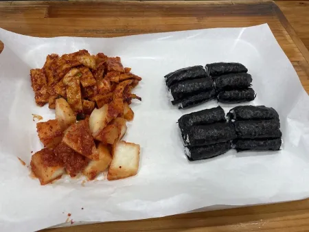 Halmaeson Chungmu Gimbap