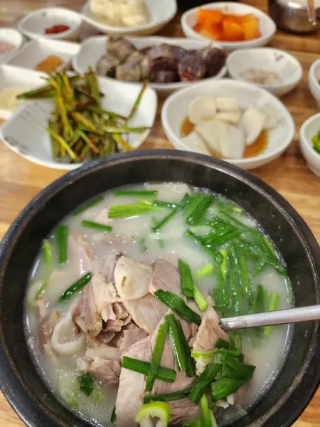 Somunnan Buja Dwaeji Gukbap Hyeonggok Branch