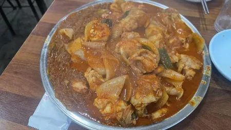 Bokdolne Tongdak