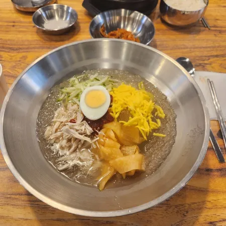 Eonyang Dak Kalguksu Busan City Hall Branch