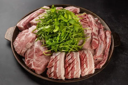 Sanggu-ne Sotttukkeong Samgyeopsal Guui Gangbyeon Branch