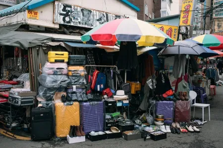 Dongmyo Flea Market