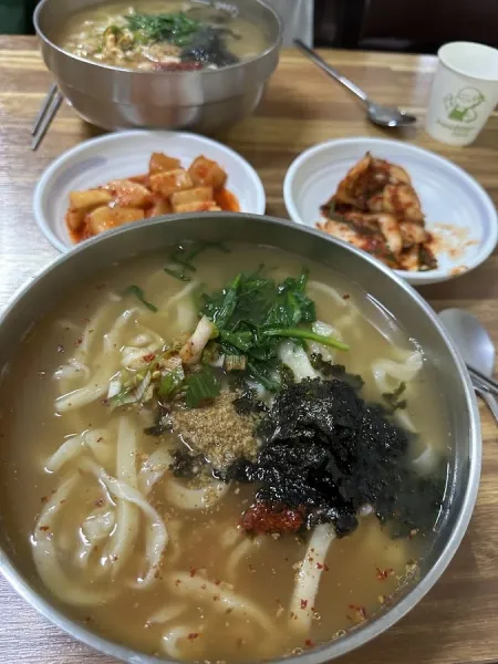 신정시장 경주손칼국수