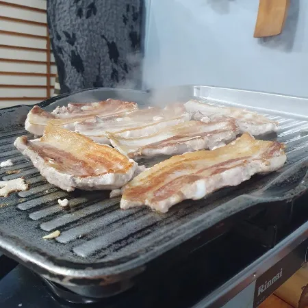 Gudeuldol Samgyeopsal