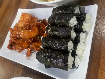Chonggakne Chungmu Gimbap