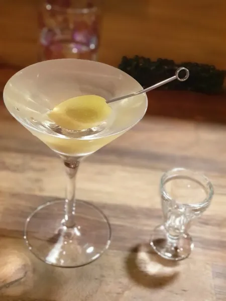 Bar Cold Dawn