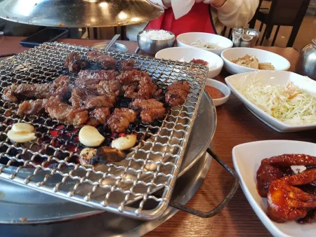 Baengnyeon Sikdang Seoseo Galbi Cheonan Branch