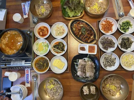 Cheonggukjang and Boribap Cheongdam Branch