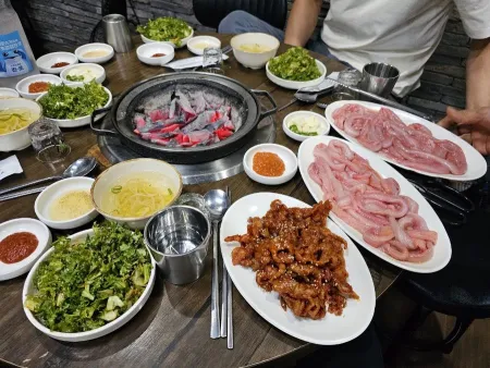Sujeong Jagalchi Kkomjangeo Dunsan Branch