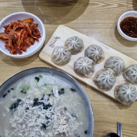 Hyeonpung Chicken Kalguksu - Sangin Branch