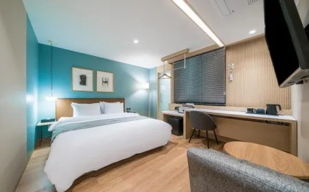 Dongnae Hound Hotel Sajikminam Station