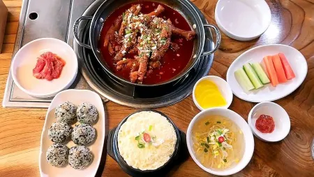 Yeongchun Ttongkkot Dakbal