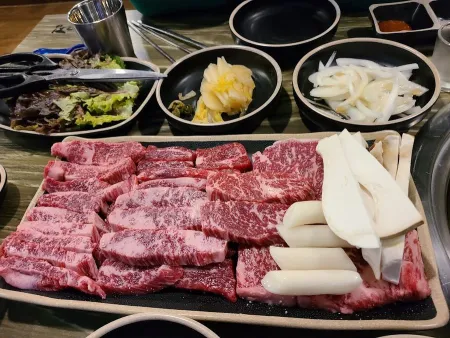육고집봉명점