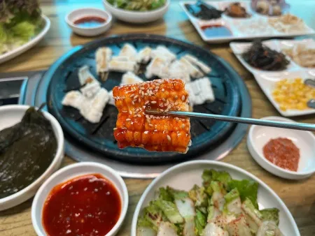 Yeonhwari Gijang Chunjip Jangeo