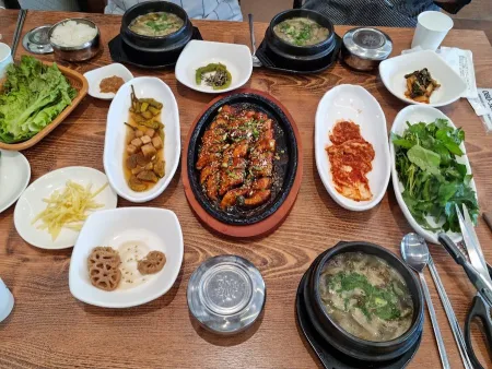 덕산명가참소국밥