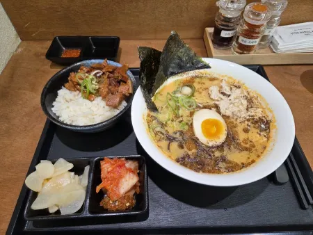 산카쿠 인계점