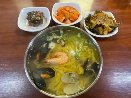 Dolsan Gatkimchi Kalguksu