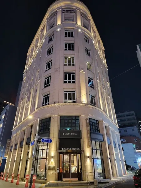 Seven Square