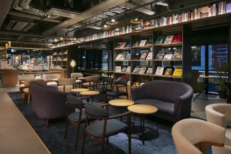 SHARE LOUNGE 下北沢