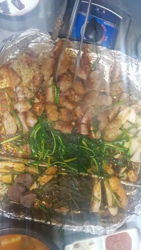 Igane Hwangso Gopchang Sutbul Makchang
