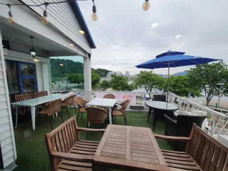 Rouge Cafe Third Space