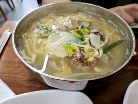 Myeongga Son Kalguksu