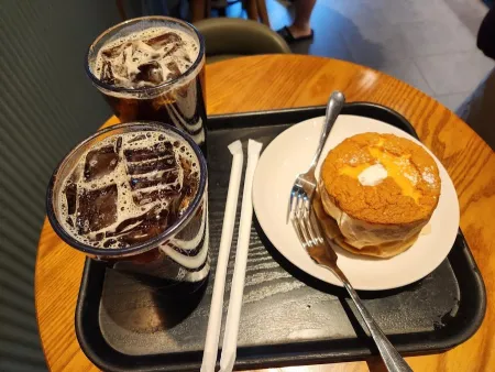 Starbucks Suwon Cheongmyeong Branch