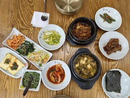 Gondre Mountain Vegetable Rice Restaurant