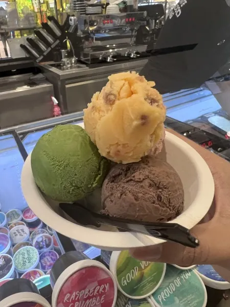 Guss Damn Good (CentralwOrld)
