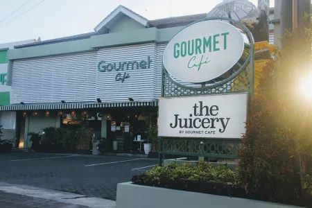Gourmet Cafe Petitenget