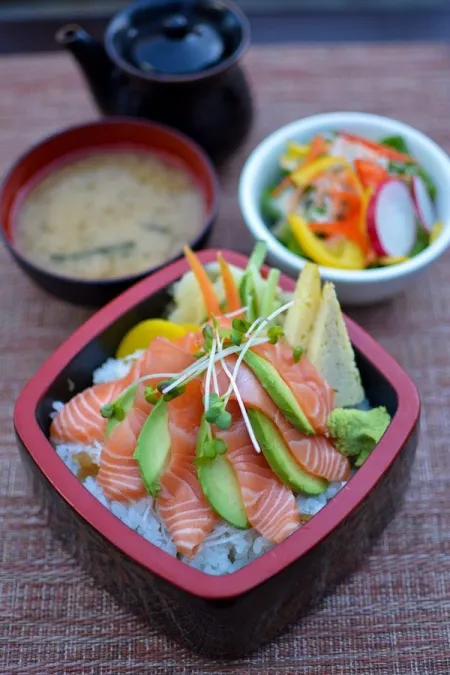 Totoyama Sushi & Ramen Hollywood