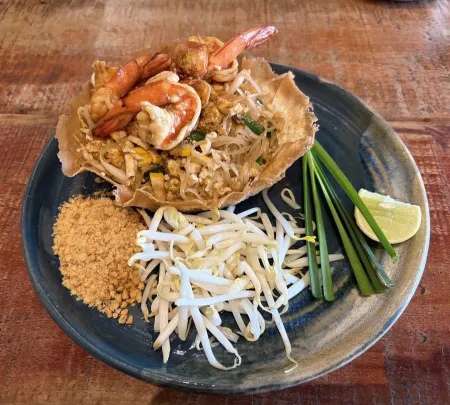 Pad Thai Kratong Thong by ama
