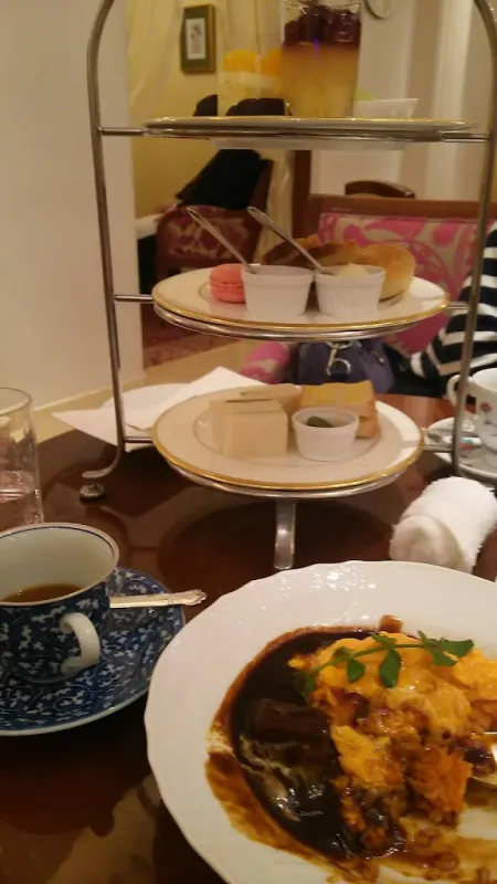 Royal Crystal Cafe