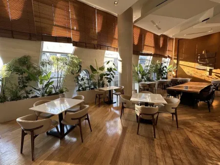 MoMo Café