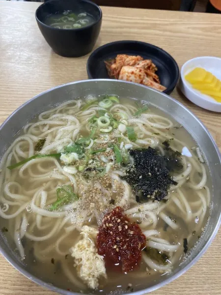 30nyeon Jeontong Somunnan Son Kalguksu