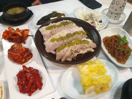 상무마늘보쌈