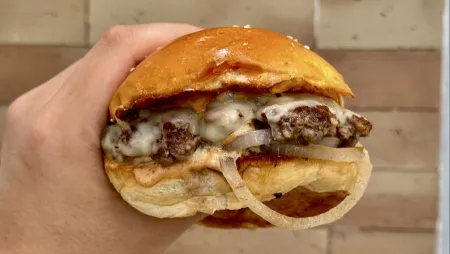 BULLDOG BURGERS SILOM [PICK-UP]