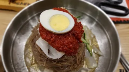 Yukssam Naengmyeon Suwon Station Branch