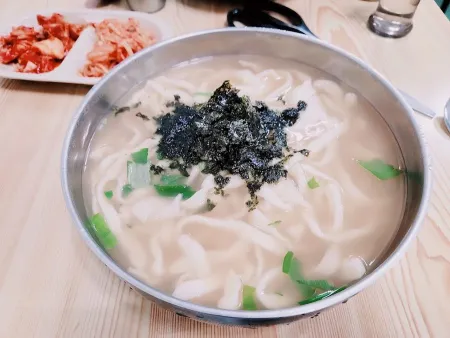 Hoeseong Son Kalguksu